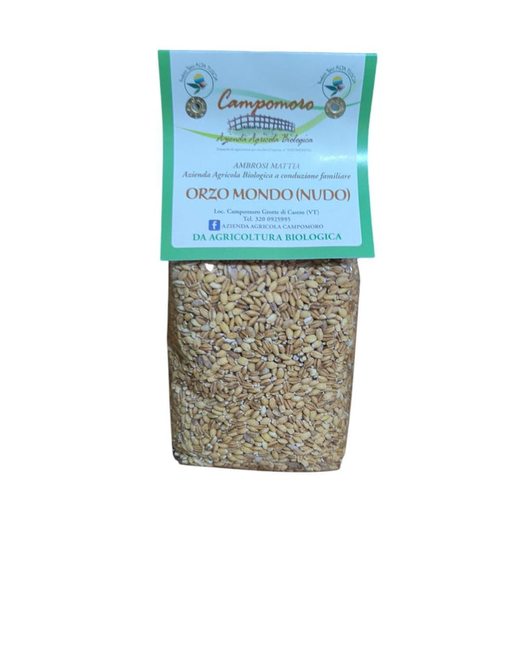 Scorta in cucina con prodotti biologici