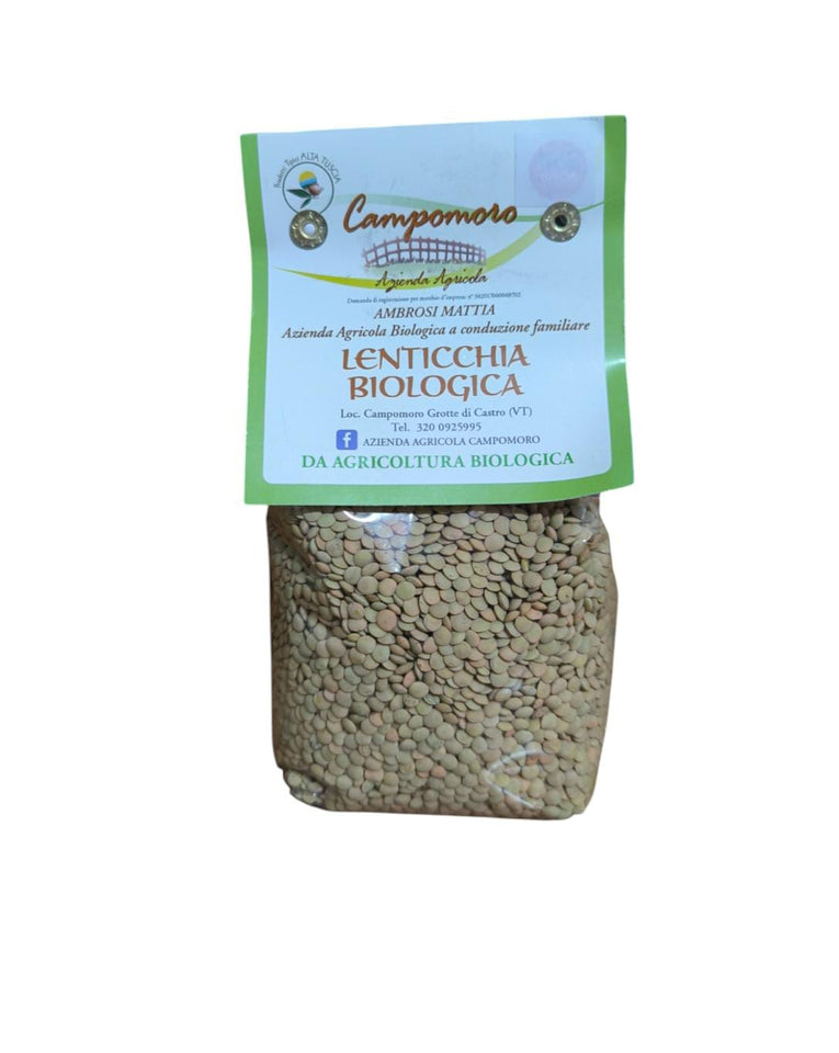 Scorta in cucina con prodotti biologici