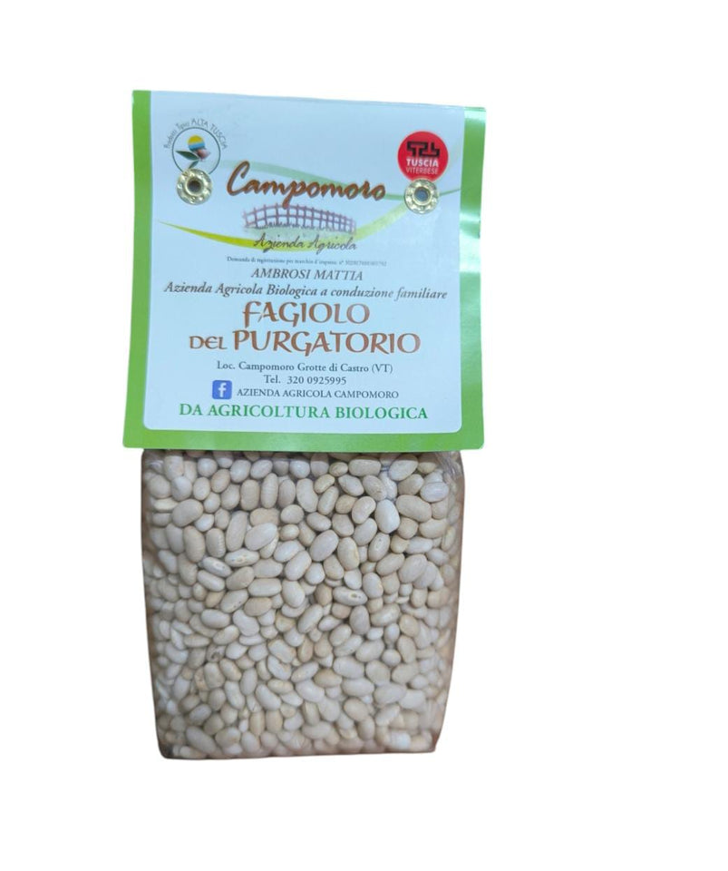 Scorta in cucina con prodotti biologici