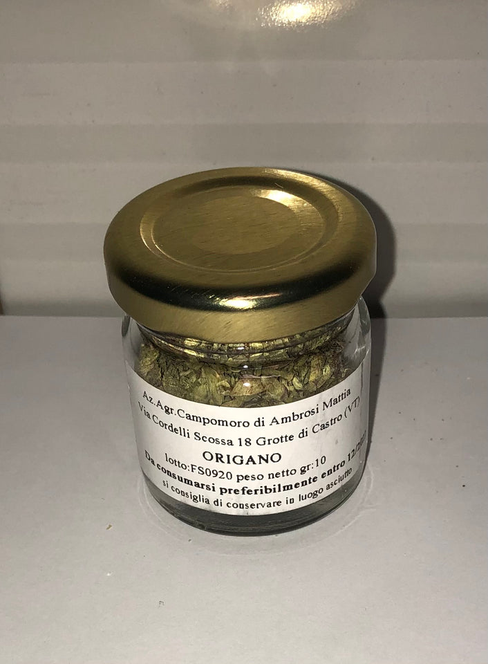 Scorta in cucina con prodotti biologici